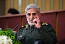 قاآني يفاجئ الجميع بظهوره في طهران ويفنّد شائعات اغتياله