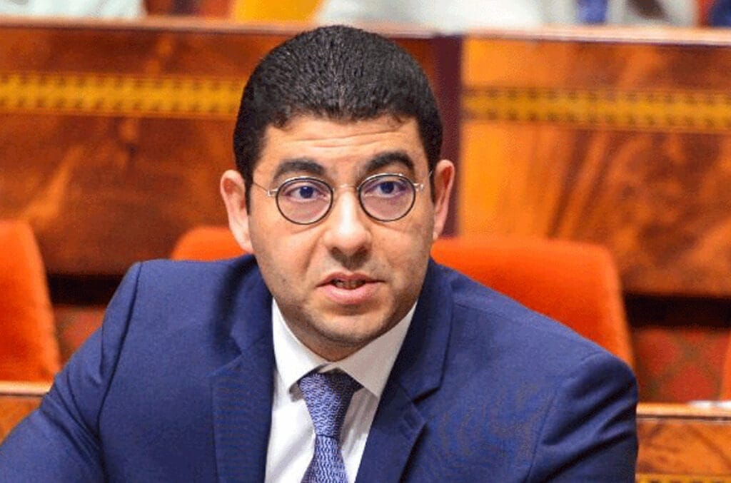 وزارة التواصل.. الوزير الأخرس والمستشار الشبح!