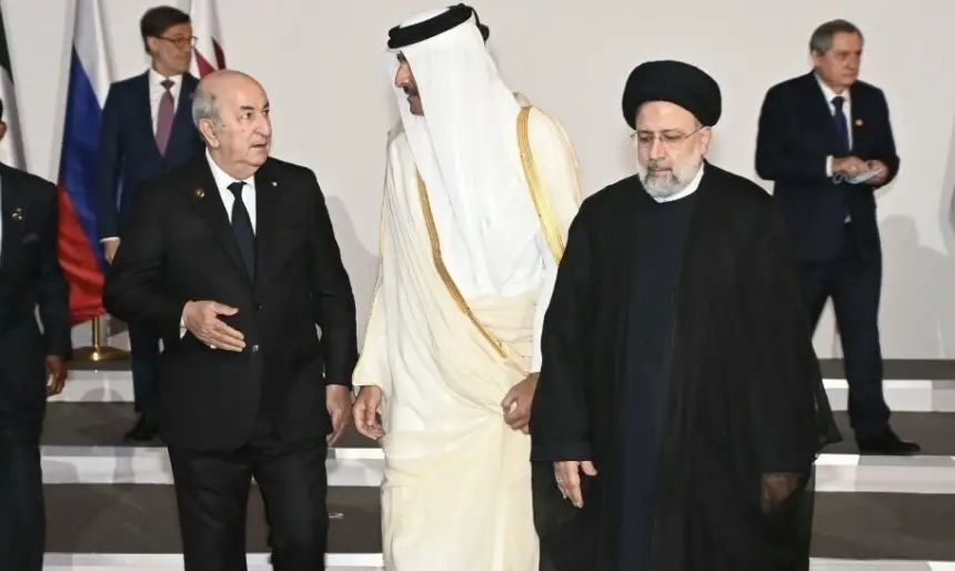 الجزائر تسير عكس التيار العربي: موقف رمادي يثير التساؤلات