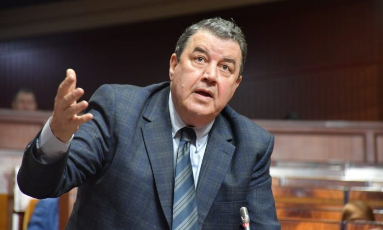 هل يغادر السنتيسي سفينة الحركة الشعبية؟ ترشيح بلون الاستقلال يثير الجدل