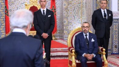 جلالة الملك يستقبل والي بنك المغرب