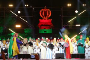 إفران تُشعل ليالي الصيف: الداودية تلهب ساحة التاج ومهرجان دولي بنكهة شعبية وإيكولوجية