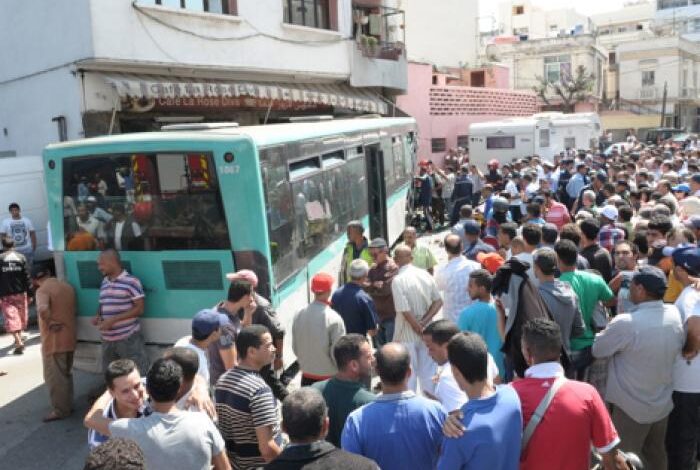 النقل الحضري بالمغرب.. هل يُعقل أن نستضيف كأس العالم بهذه الفوضى؟ % النقل الحضري بالمغرب.. هل يُعقل أن نستضيف كأس العالم بهذه الفوضى؟