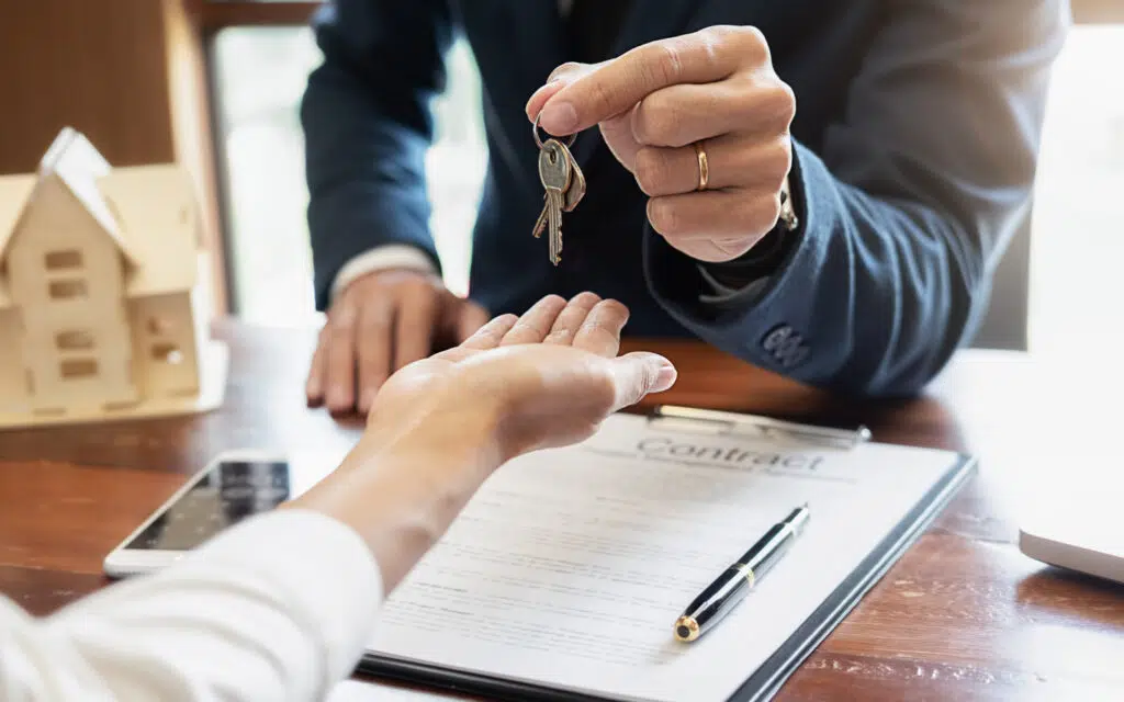 فوضى السماسرة تشتعل في سوق للكراء بالرباط وسلا