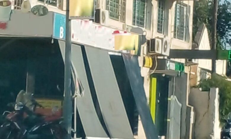 مقهى يتحدى القانون وسط سيدي قاسم والسلطات تلتزم الصمت