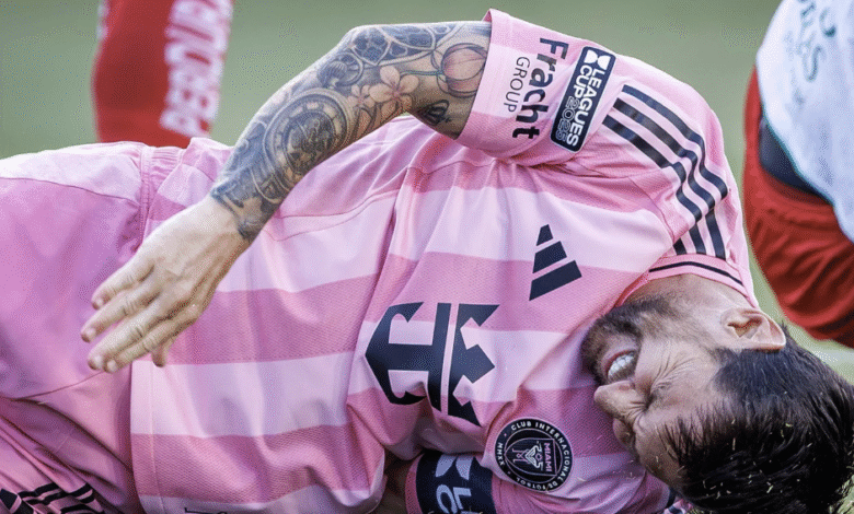 ميسي يغيب عن الملاعب بعد إصابة عضلية مفاجئة % ميسي يغيب عن الملاعب بعد إصابة عضلية مفاجئة