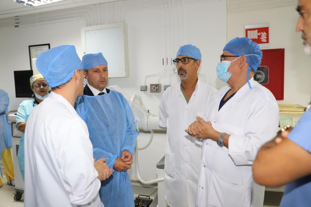 وزير بلا تاريخ.. يدير قطاعًا يحتضر منذ عقود % وزير بلا تاريخ.. يدير قطاعًا يحتضر منذ عقود