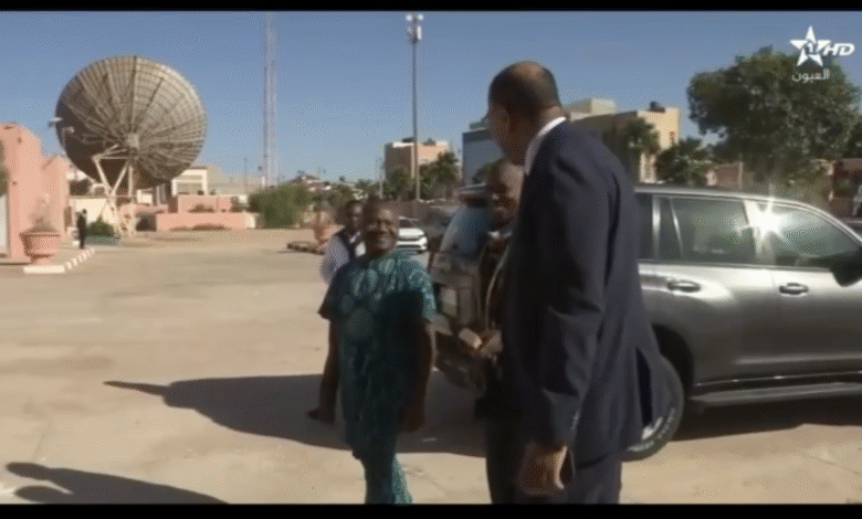 وفد بنيني في تلفزة العيون… تغطية باهتة ولغة غائبة % وفد بنيني في تلفزة العيون… تغطية باهتة ولغة غائبة