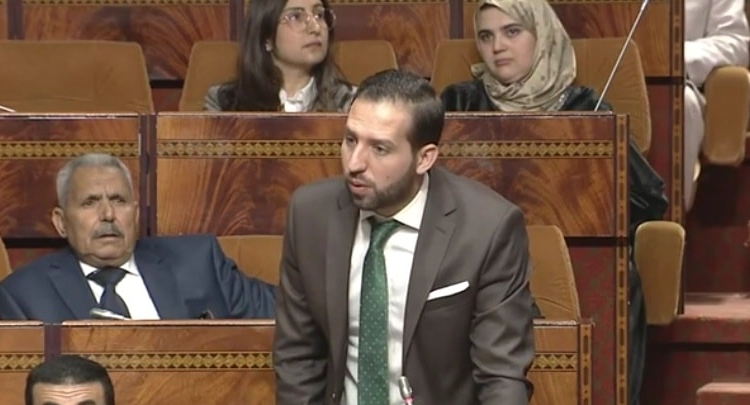 الدكتور عمر الأزرق ...برلماني يحمل بين كفيه آمال شباب سلا