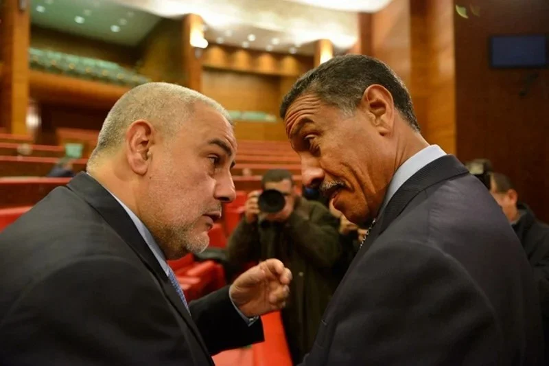 بنكيران ومخاريق.. قطار السياسة المغربي على سكة معطوبة % بنكيران ومخاريق.. قطار السياسة المغربي على سكة معطوبة