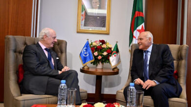 دي ميستورا في الجزائر.. مباحثات مع عطاف حول نزاع الصحراء المغربية