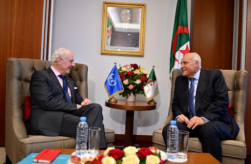 دي ميستورا في الجزائر.. مباحثات مع عطاف حول نزاع الصحراء المغربية