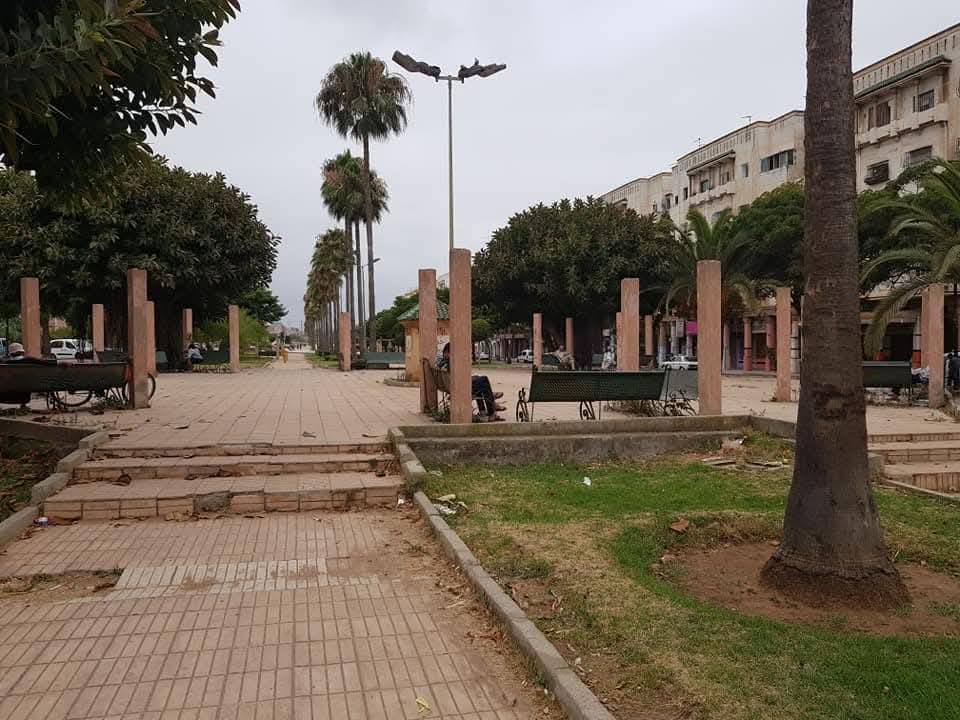 حديقة حي السلام بسلا… من متنفسٍ أخضر إلى موقفٍ لطاكسيات! % حديقة حي السلام بسلا… من متنفسٍ أخضر إلى موقفٍ لطاكسيات!