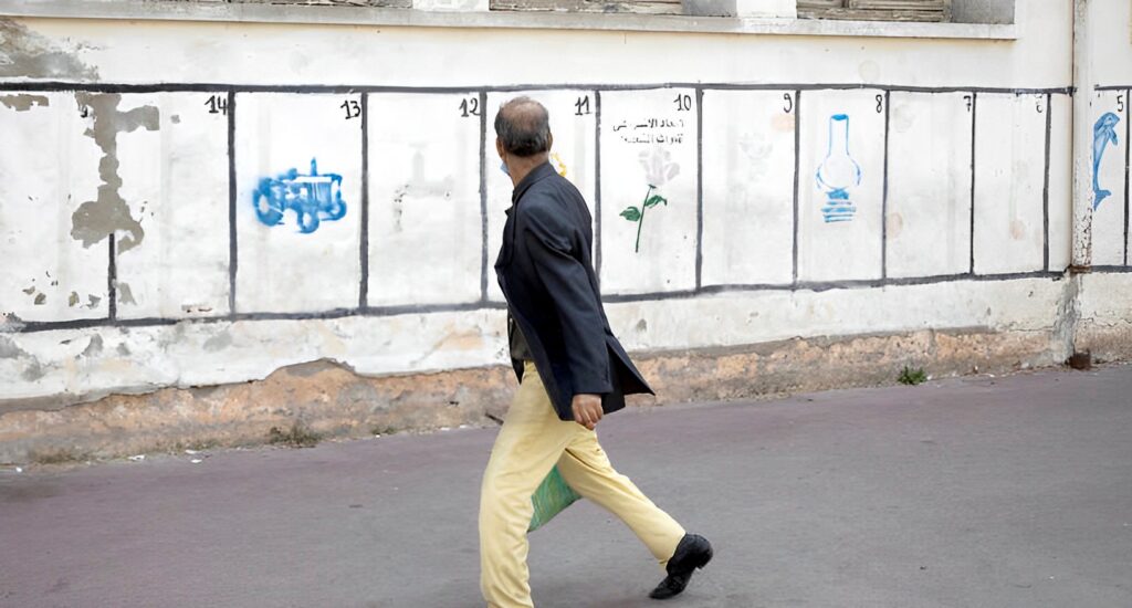 السياسيون المغاربة… مهندسو الخطابات لا مهندسو الإصلاح