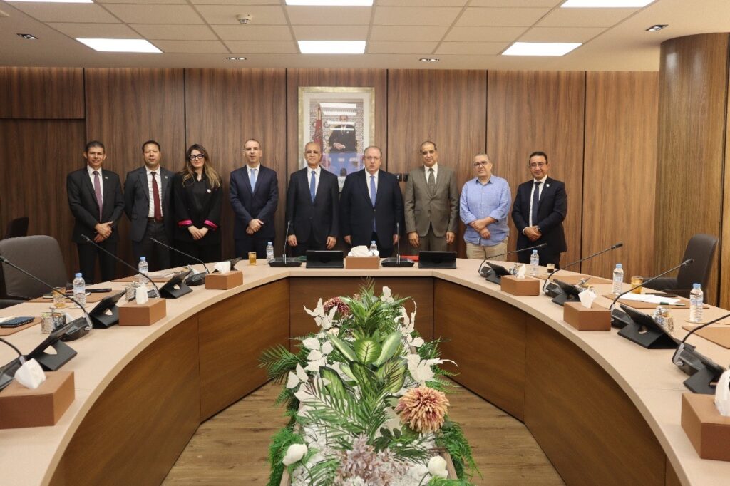 اتفاقية شراكة بين البريد بنك وهيئة أطباء الأسنان لتعزيز الخدمات البنكية للمهنيين % اتفاقية شراكة بين البريد بنك وهيئة أطباء الأسنان لتعزيز الخدمات البنكية للمهنيين