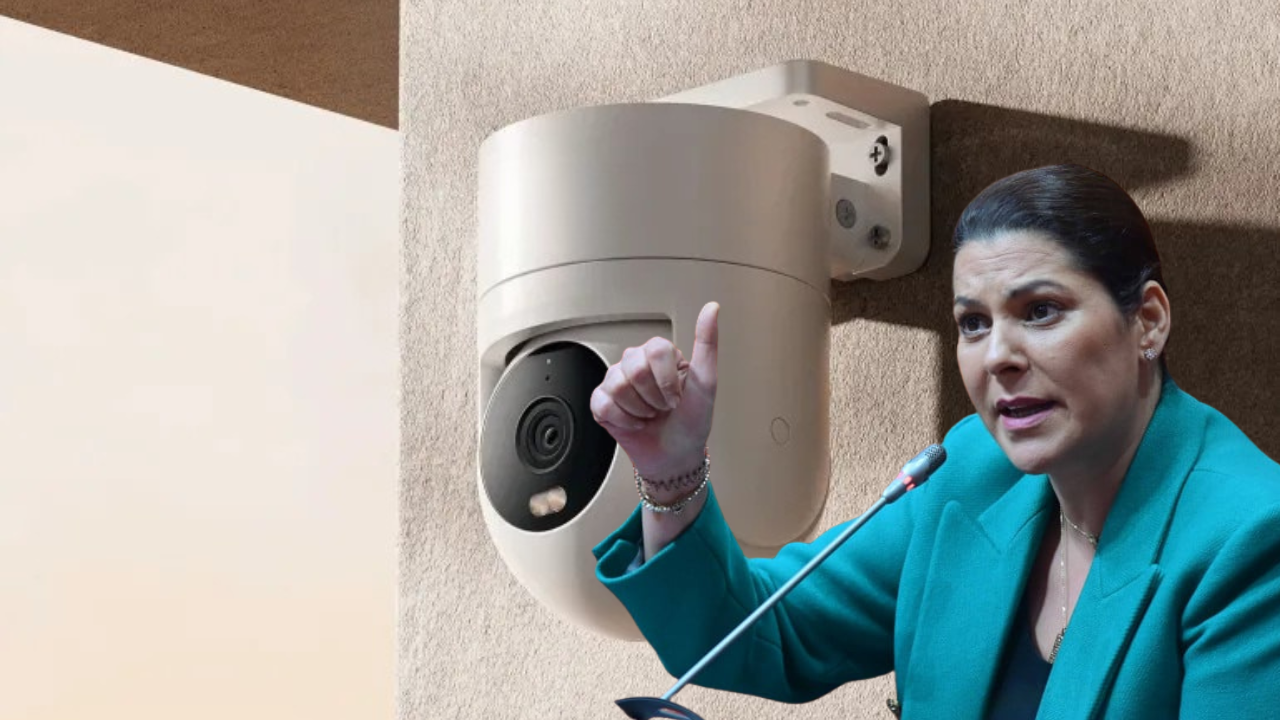 فضيحة في وزارة الإسكان: كاميرات مراقبة داخل مراحيض النساء!