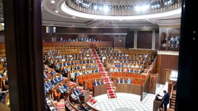 من التصفيق إلى الانتقاد... الأغلبية تغيّر جلدها! % من التصفيق إلى الانتقاد... الأغلبية تغيّر جلدها!