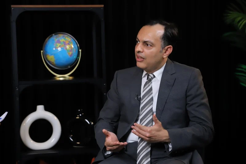 الوزراء يكتشفون فجأة أن الشباب موجودون فعلاً في هذا البلد!