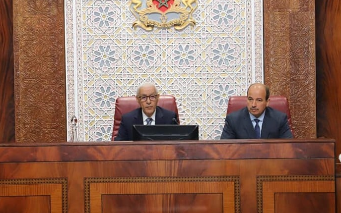 البرلمان يُطلّ علينا بالبث المباشر… لكن متى يُطلّ بالقرارات؟