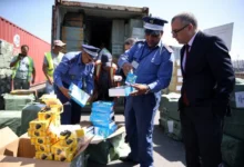 مداهمات جمركية تكشف فضيحة مستودعات للتهرب الضريبي % douanes saisie chargeurs de telephones portables