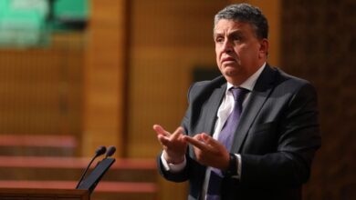 الوزير اليتيم في مأدبة اللئام... وهبي يروي كوابيسه داخل الحكومة!