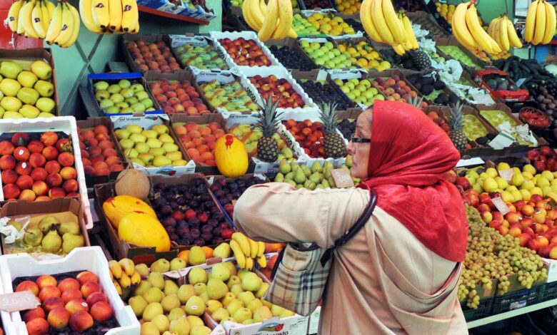ارتفاع أسعار الخضر والفواكه يثقل كاهل الأسر المغربية