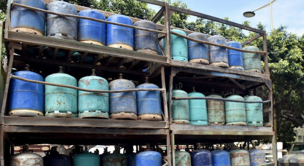 نقص قنينات الغاز الصغيرة يثير قلق الأسر المغربية..