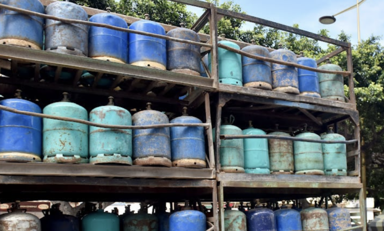 نقص قنينات الغاز الصغيرة يثير قلق الأسر المغربية.. % نقص قنينات الغاز الصغيرة يثير قلق الأسر المغربية..