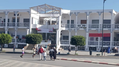 سوبير مارشي الرحمة بسلا… مركب تجاري عالق بين الإهمال ووعود التأهيل