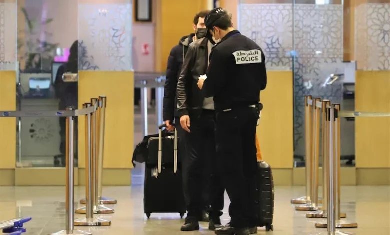 ارتفاع أوامر سحب جواز السفر وإغلاق الحدود يضع النيابة العامة أمام اختبار التوازن