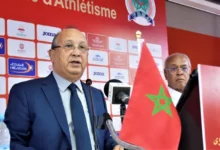 أحيزون… رجل الأرقام القياسية التي لا تُنافس إلا طول مدة جلوسه على الكرسي...