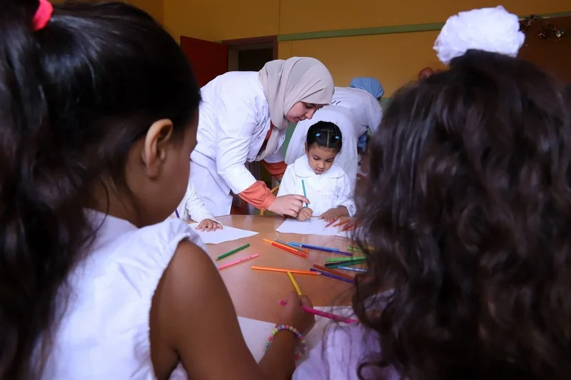 أرقام تصعد وأقسام تختنق: الوجه الخفي للتعليم الأولي