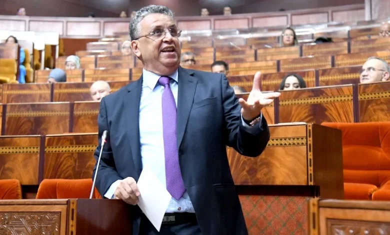 وهبي.. وزير العدل الذي يوزّع الإهانات بدل القوانين % وهبي.. وزير العدل الذي يوزّع الإهانات بدل القوانين