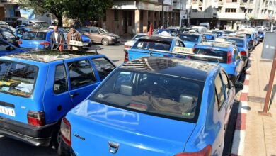 من المسؤول عن فوضى أسعار “الطاكسيات”؟