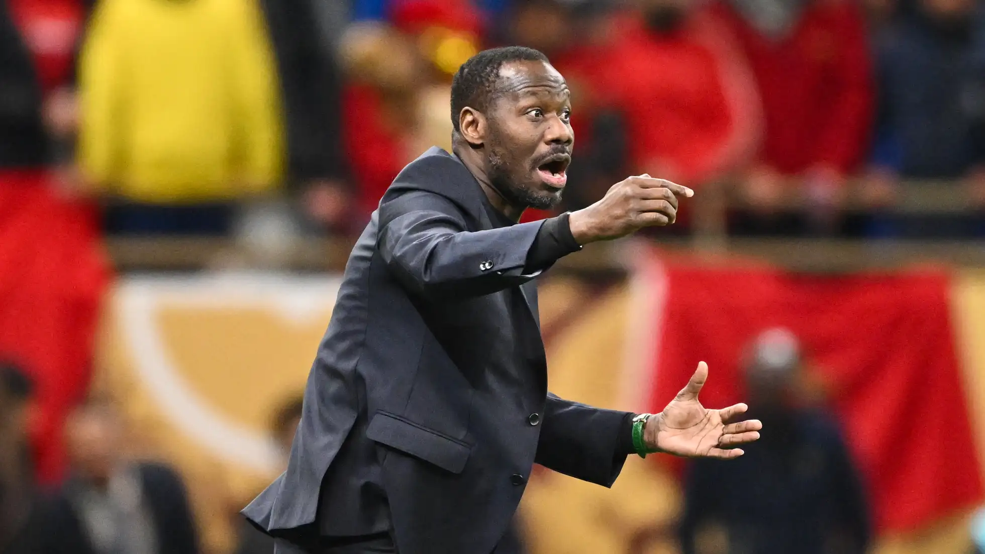 مسؤول بالكاف: عقوبة مدرب السنغال مخففة بعد فوضى النهائي