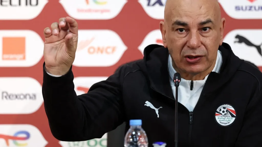 توتر في ندوة حسام حسن بعد إقصاء مصر وجدل مع صحفي مغربي