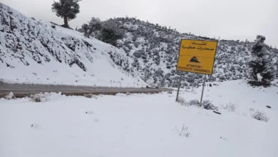 ثلوج وأمطار قوية تضرب عدة أقاليم بالمغرب وتحذير برتقالي للأرصاد