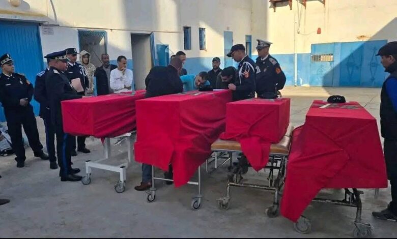 " الأخبار 24 " تعزي أسرة الأمن الوطني .. نقل جثامين شهداء الواجب لتوارى الثرى (+صور) % 640090175 1424972456097521 5064161036506372334 n