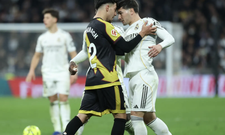 البرنابيو يشتعل… دياز وأخوماش في مشادة مفاجئة % البرنابيو يشتعل… دياز وأخوماش في مشادة مفاجئة