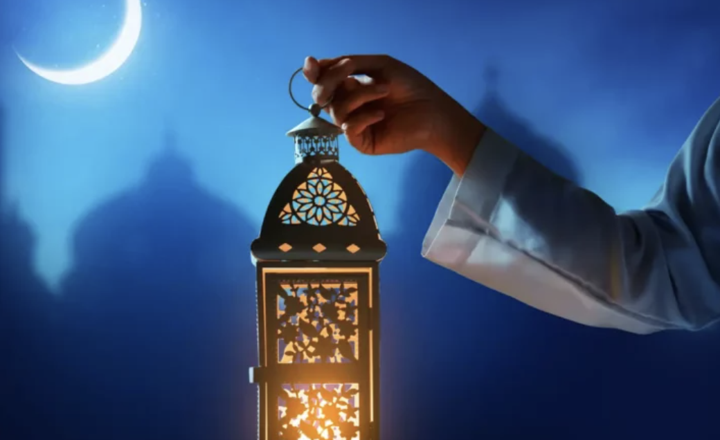 السعودية وقطر والإمارات تبدأ رمضان الأربعاء وعُمان الخميس