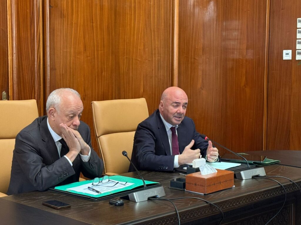 أديب بنبراهيم يقود اجتماعا بالدار البيضاء لتسريع معالجة المباني الآيلة للسقوط