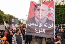 قيس سعيّد.. ثورة على الثورة أم رئيس يبحث عن شعب جديد؟