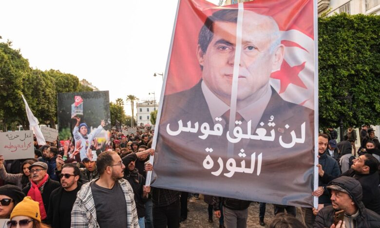 قيس سعيّد.. ثورة على الثورة أم رئيس يبحث عن شعب جديد؟ % قيس سعيّد.. ثورة على الثورة أم رئيس يبحث عن شعب جديد؟