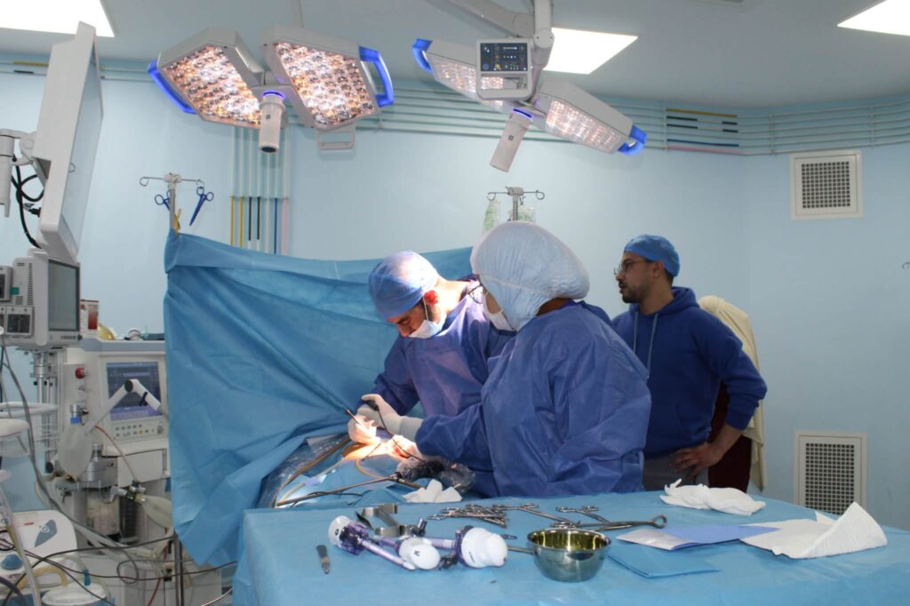 إنجاز طبي بورزازات: نجاح عمليتين دقيقتين بالمنظار لعلاج الخصية المعلقة % إنجاز طبي بورزازات: نجاح عمليتين دقيقتين بالمنظار لعلاج الخصية المعلقة