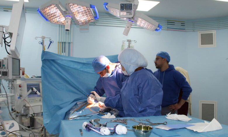 إنجاز طبي بورزازات: نجاح عمليتين دقيقتين بالمنظار لعلاج الخصية المعلقة % إنجاز طبي بورزازات: نجاح عمليتين دقيقتين بالمنظار لعلاج الخصية المعلقة