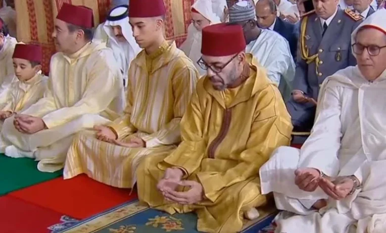 الملك محمد السادس يترأس حفل إحياء ليلة القدر بالقصر الملكي بالرباط % الملك محمد السادس يترأس حفل إحياء ليلة القدر بالقصر الملكي بالرباط