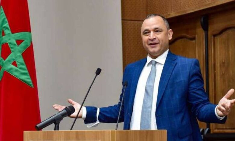 هل استهان مزور بتضحيات الجالية؟