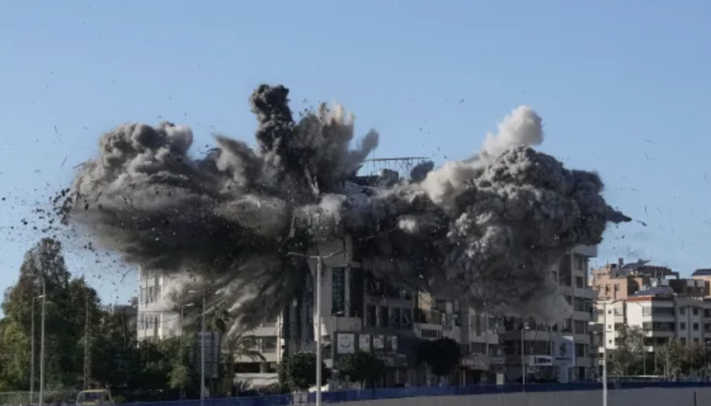 ضربات أمريكية إسرائيلية في إيران ترفع منسوب التوتر