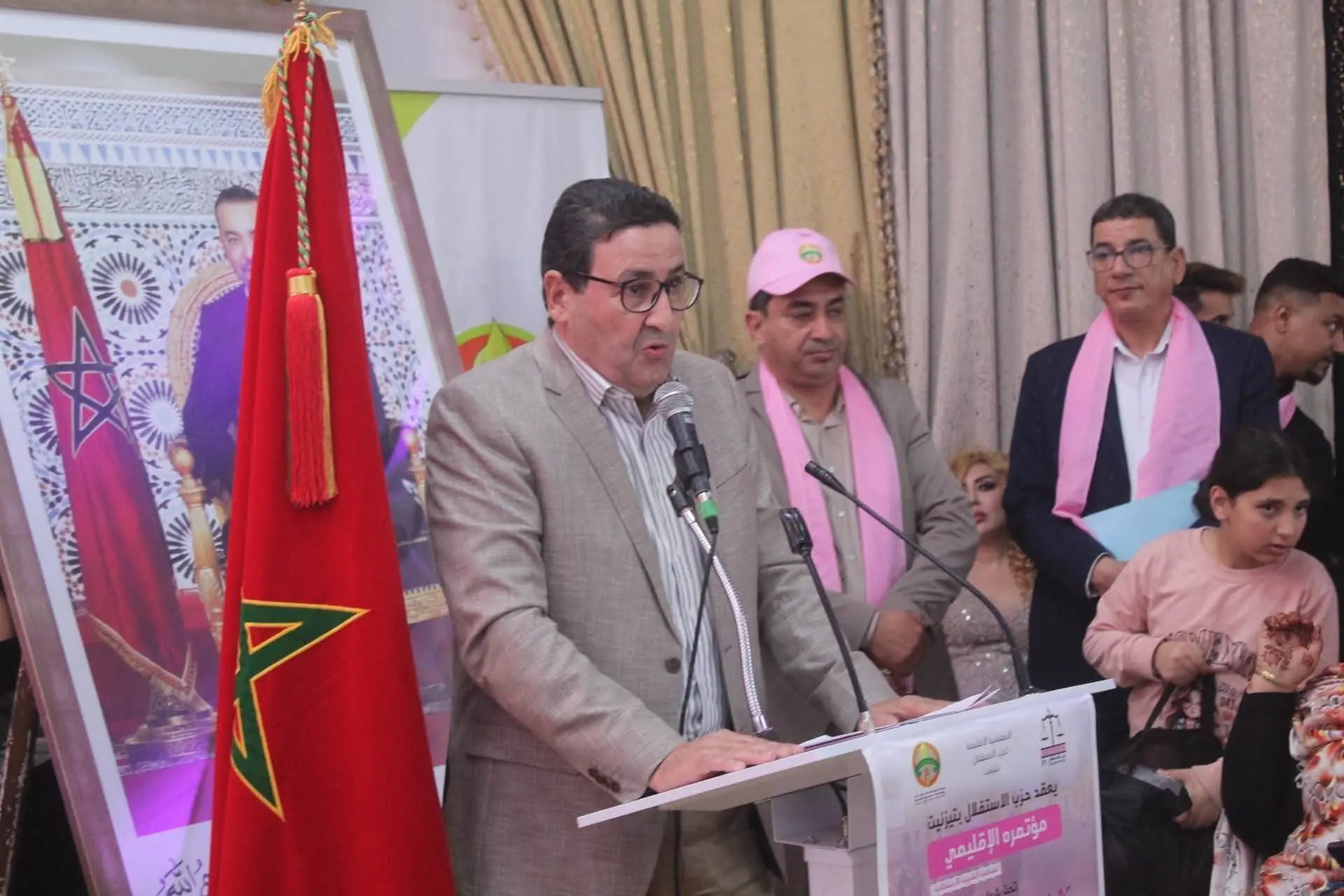 قيوح يشعل الجدل في تيزنيت.. الحافلات تدخل الحرب الحزبية