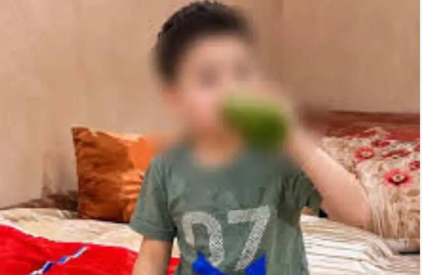 فيديو صادم لطفل يُجبر على شرب الكحول يثير الغضب بالمغرب